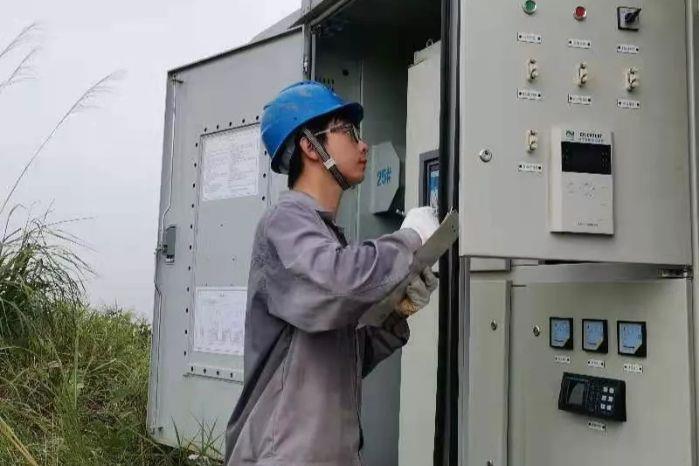 8  黨建引領，點燃發(fā)展“紅色引擎”